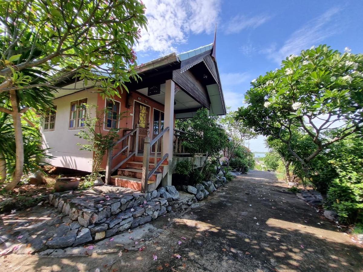 Hello Sichang Bungalow Ko Si Chang Exterior photo