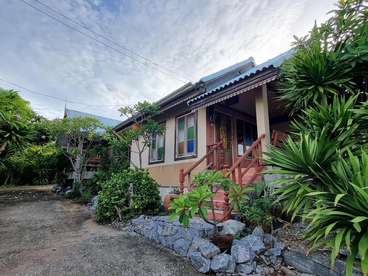 Hello Sichang Bungalow Ko Si Chang Exterior photo