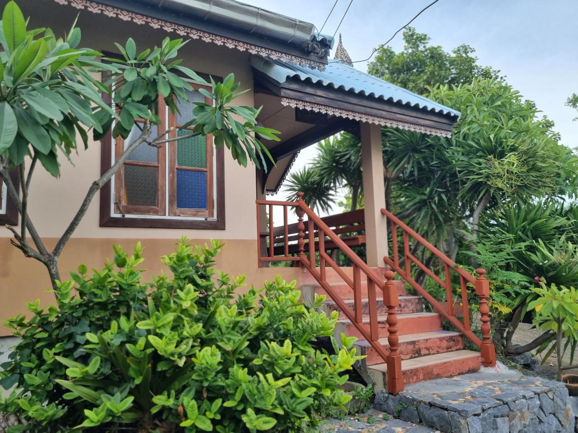 Hello Sichang Bungalow Ko Si Chang Exterior photo